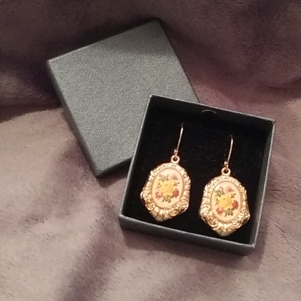 Goldtone Floral Earrings